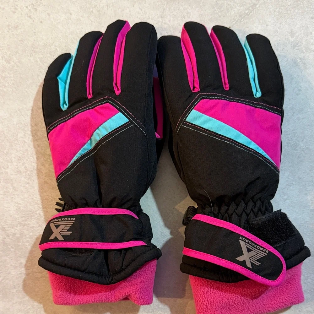 Black and Pink Winter Gloves